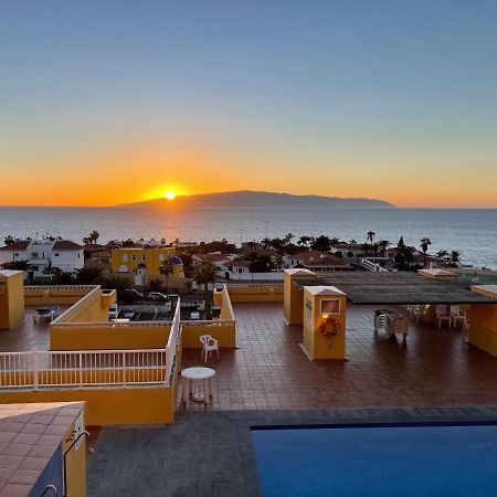 Apartamento con piscina en la Playa de Arena Puerto de Santiago  Exterior foto
