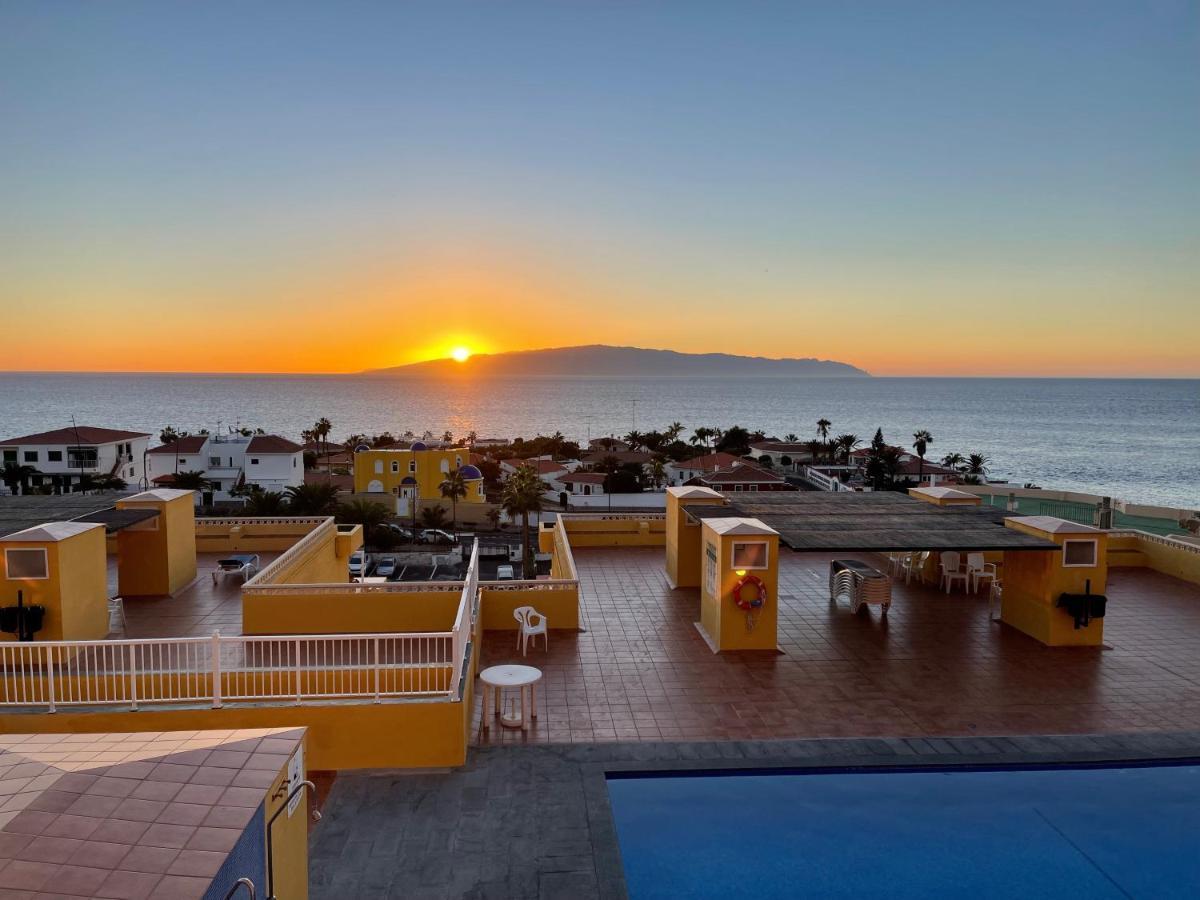 Apartamento con piscina en la Playa de Arena Puerto de Santiago  Exterior foto